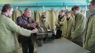 Студенты Донецкого техникума изготовили более 50 буржуек для участников СВО