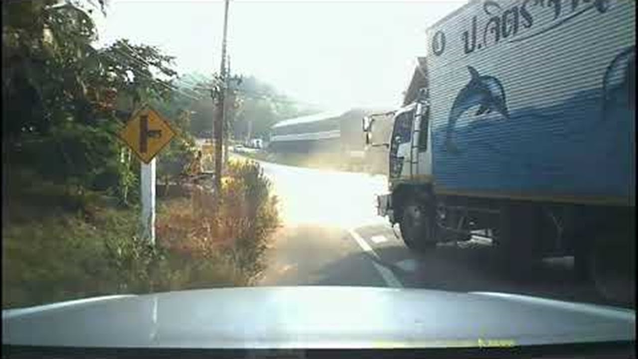 Truck Rolls Backward Down Hill and Hits Car || ViralHog - YouTube