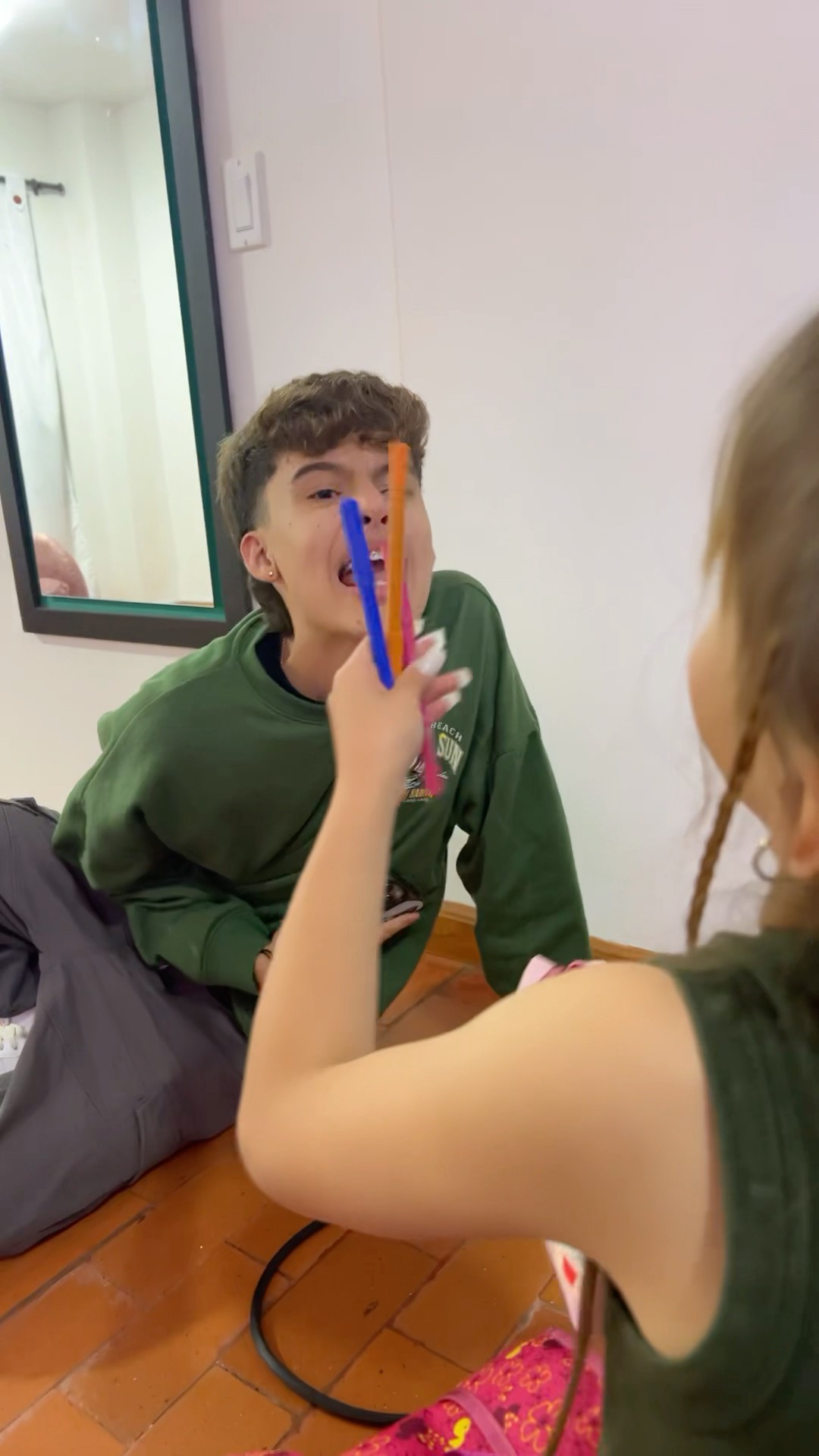 LA ENVIDIA ENTRE HERMANOS #humor #cosasdefamilia #comedia #shortviral #fypシ゚