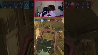 Oozie needs to go pro in Rainbow Six Siege