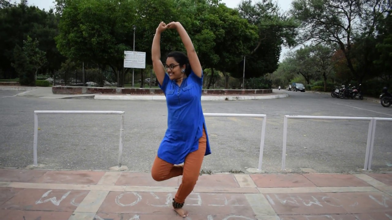 Bharatanatyam in the Wild | At the JNU admin block