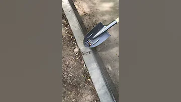 Лопата из рельсовой стали.
