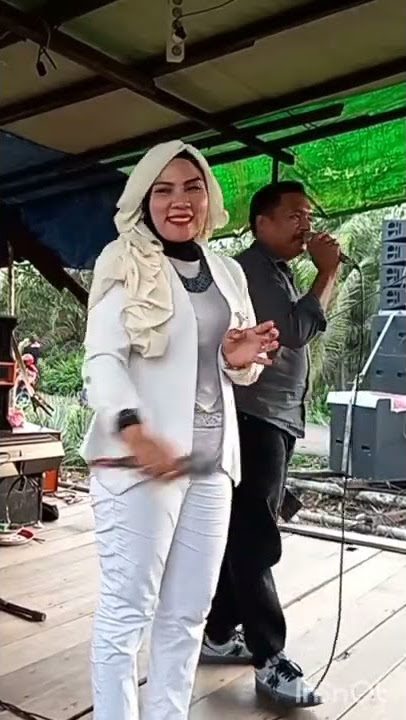 Duet maut dasi & gincu