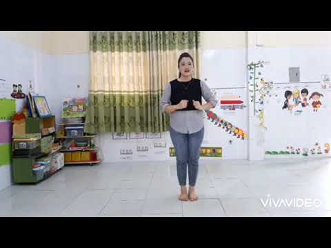 Video VĐ E đi qua ngã tư đường phố - youtube