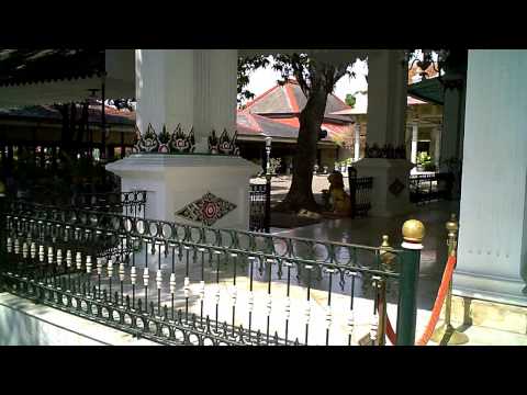 Video: De Yogyakarta Kraton, Midden-Java, Indonesië