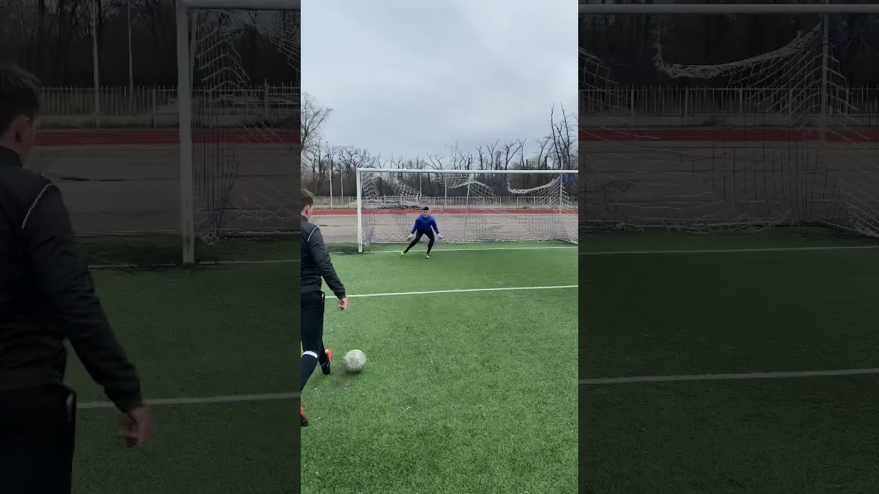 Советы при выходах 1 в 1 #вратарь #футбол #goalkeeper #goalkeepergloves
