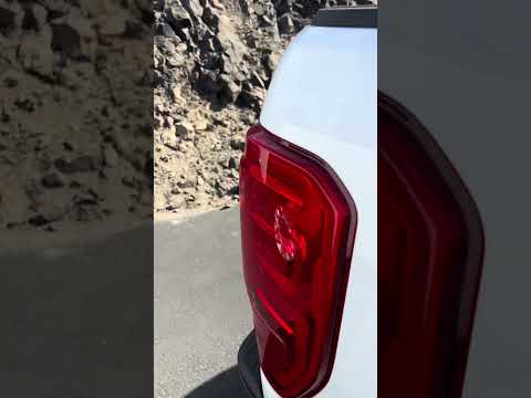 جاك ومجموعة الأدوات وموقع الإطار الاحتياطي على سيارة فورد رينجر