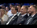 Demaskator w słuchawkach. Poseł Berkowicz zwalcza hipokryzję, bojkotuje i wynosi towar