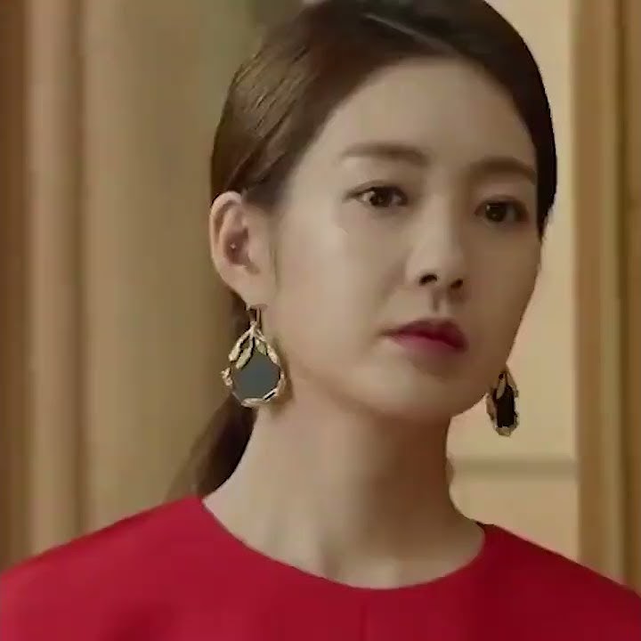 She knows #kdrama #avengerssocialclub #leeyowon #shorts