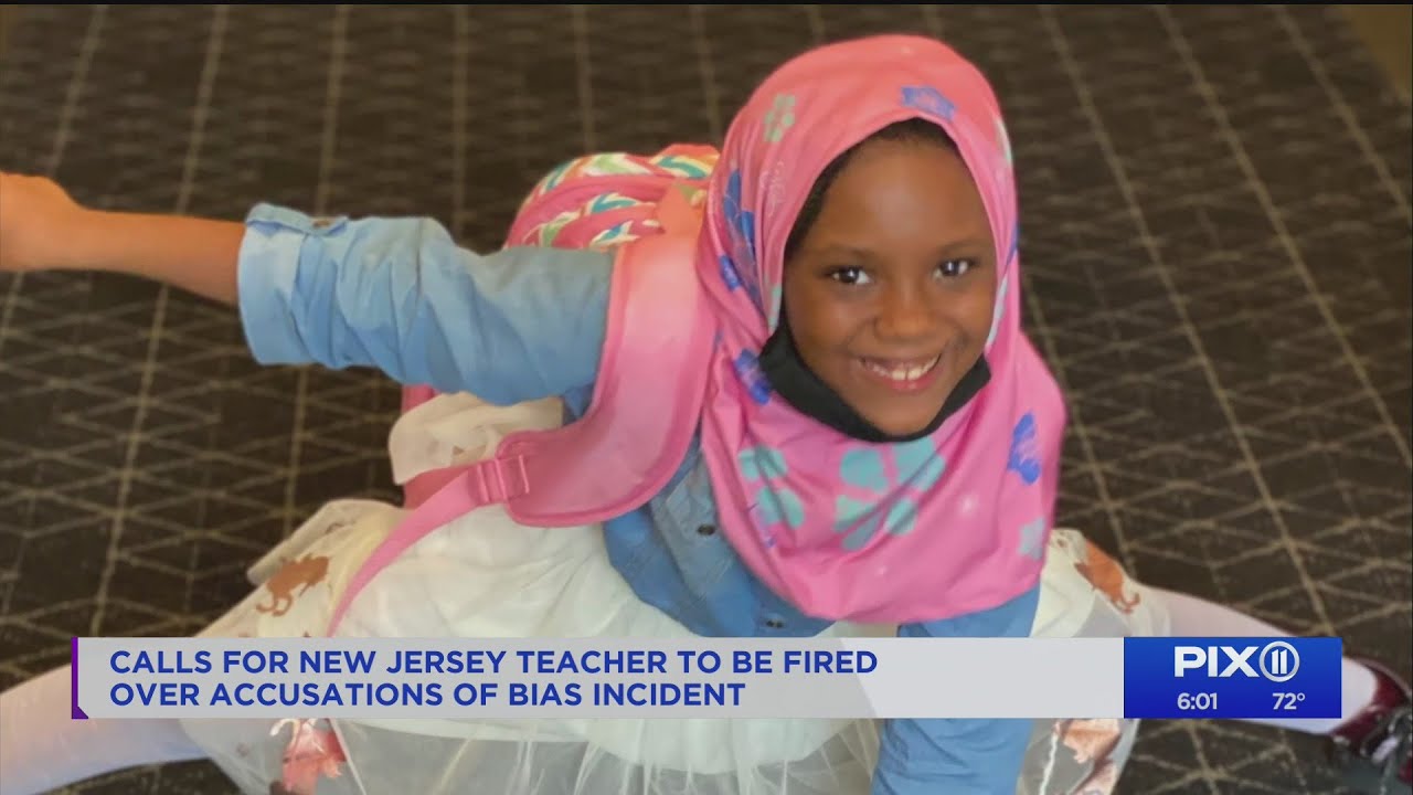 Student forced to remove hijab in class - YouTube