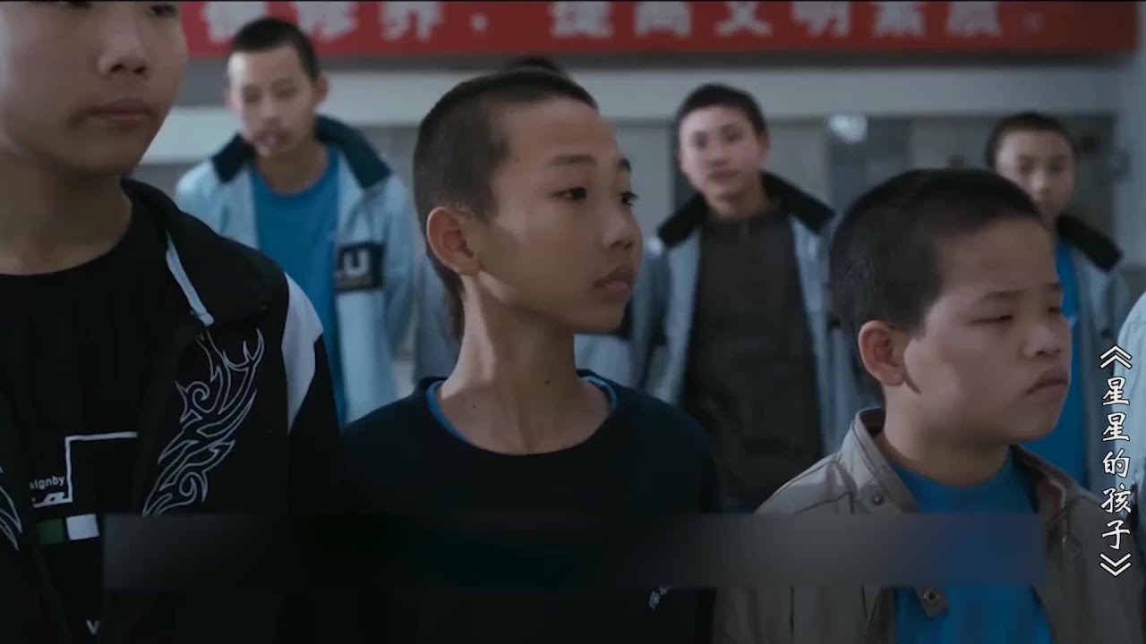 親生母親多次拋棄8歲兒子，背后原因讓我落淚，扎心國產片！ #电影 #电影解说 #影视 #影视解说 #剧情