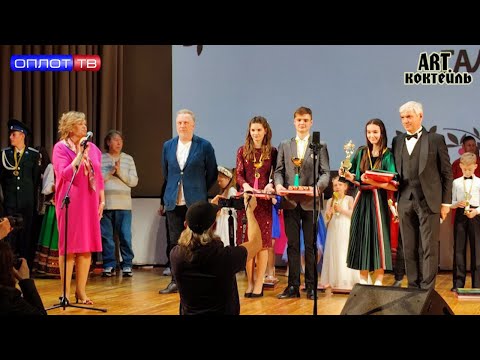 МИХАИЛ ХОХЛОВ /
