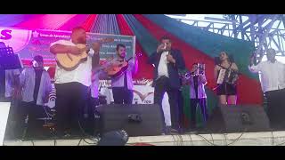Un amigo en la Barra - Nelson Gomez con la TÓXICA  Banda  de Tuluá con Juanes en el piano.