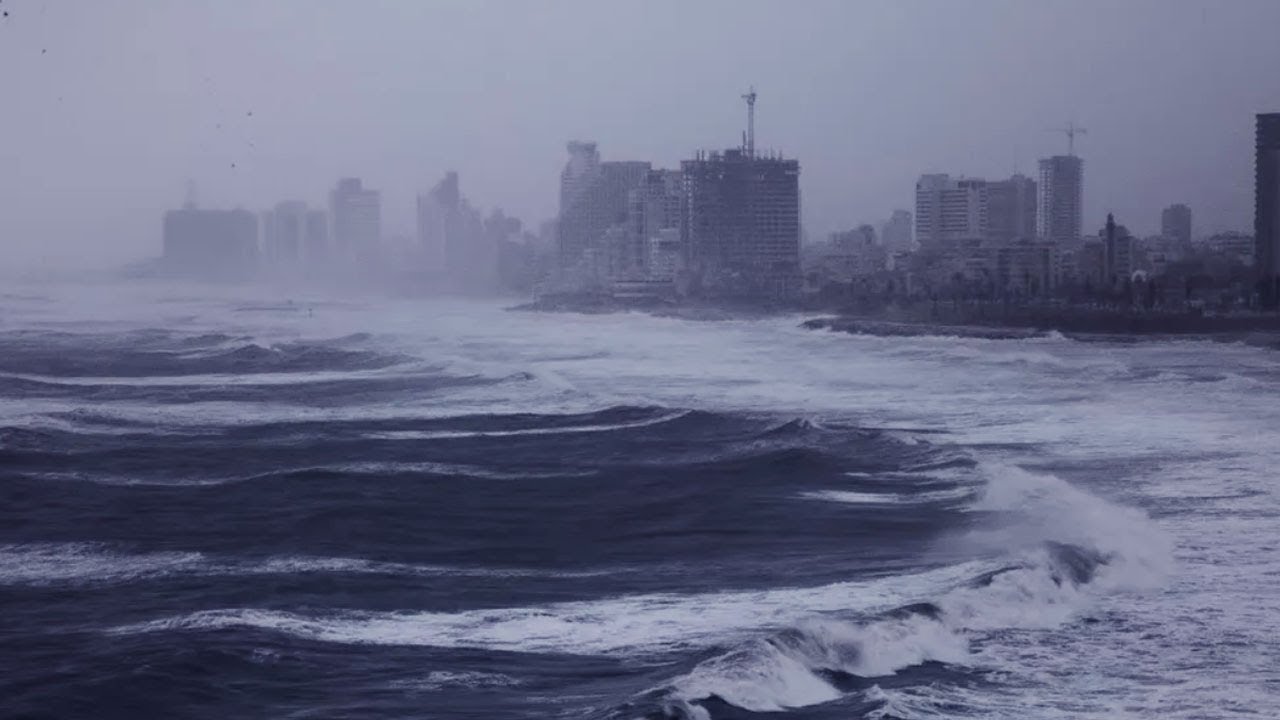 «Черный» шторм обрушился на Гонконг. Адские ливни затопили абсолютно все