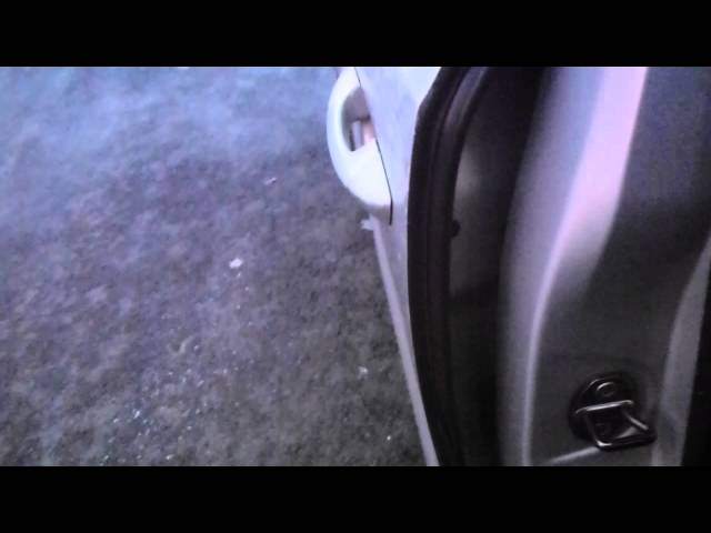 2011 Renault Clio door handle removal guide ( MK 3 - MK 4) Video