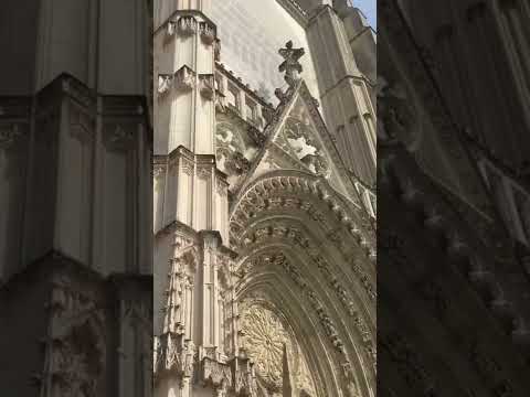 Nantes, partie de la façade avant de la Cathédrale Saint Pierre Saint Paul