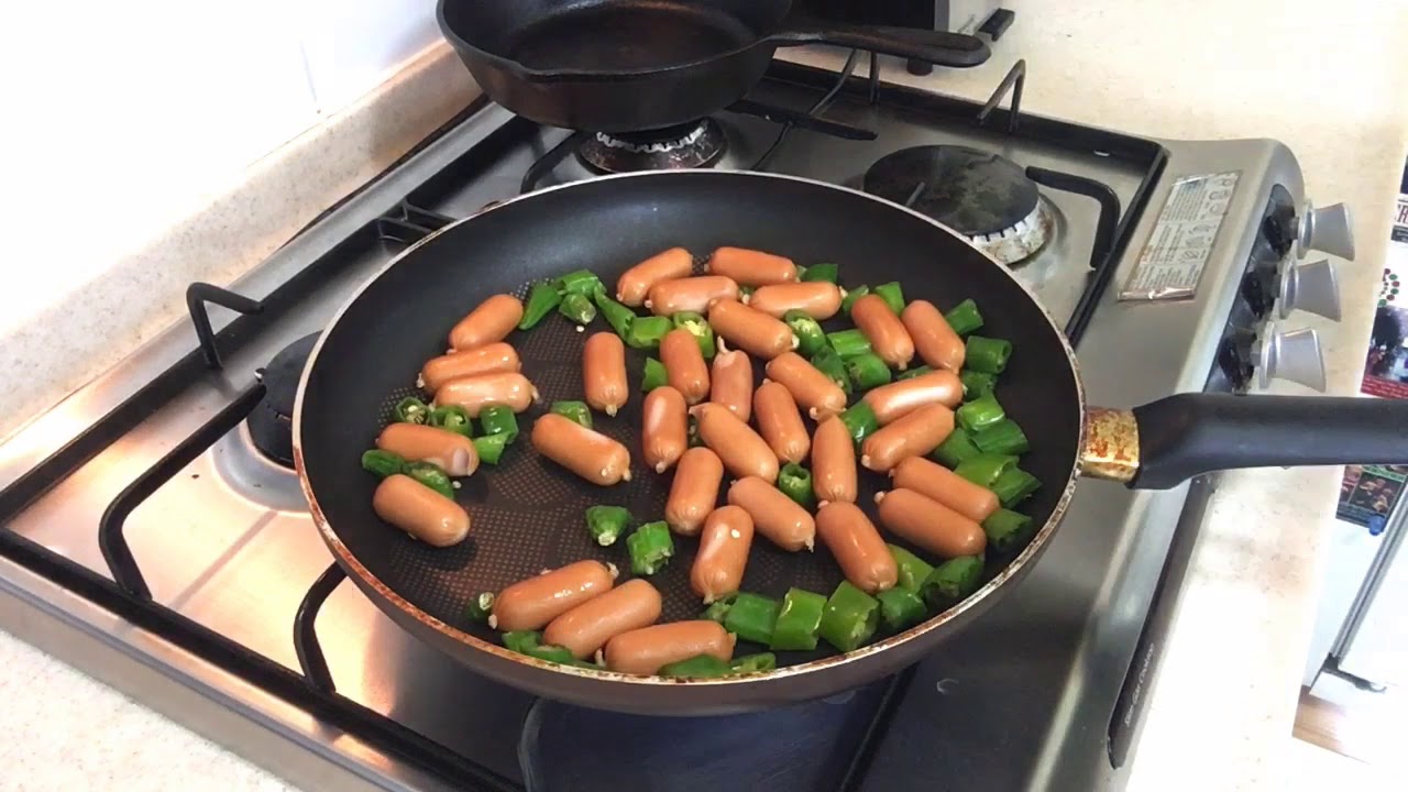 Daily food in Seoul, cooking at home, menu-청량고추 소세지 볶음 - YouTube