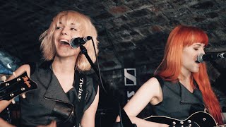 She Loves You (The Beatles Cover) - MonaLisa Twins (Live at the Cavern Club) chords