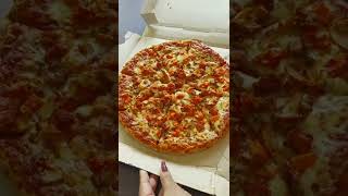 Domino's Chicken Dominator Pizza Review | Cheesy Pizza | Non Veg Overloaded Pizza