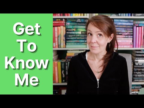 GET TO KNOW ME IN 25 QUESTIONS ??‍♀️ | A Lot of Non-Bookish Questions To Learn More About Me!