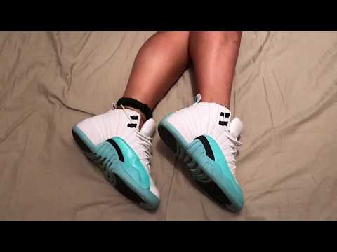Kate's Jordnas and sexy feet