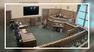видео: Судья теряет терпение, поскольку преследователь отказывается отступать! картинка: Судья теряет терпение, поскольку преследователь отказывается отступать!