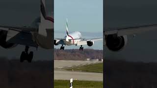 Emirates 777 landing