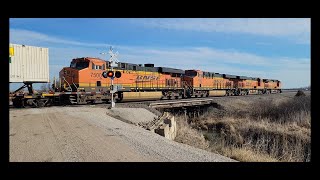 😎🔥 (High-Def!) Very FAST Eastbound BNSF Intermodal. 👍