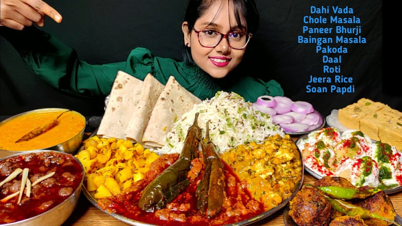 Eating Dahi Vada, Baingan Masala, Chole Masala, Paneer Bhurji, Dal Roti | Foodie Darling | Asmr