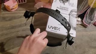 Unboxing and Assembling Honeywell S8510 Uvex visor