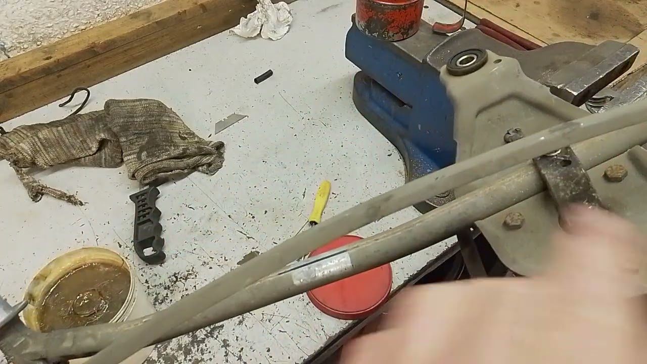 обслуживание тяги стеклоочистителя