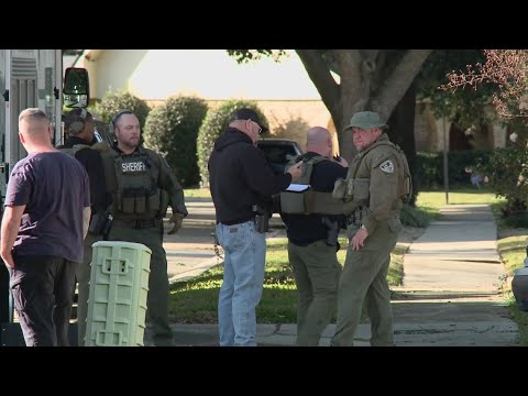 Dallas SWAT: Police Raid Drug House For The NINTH Time