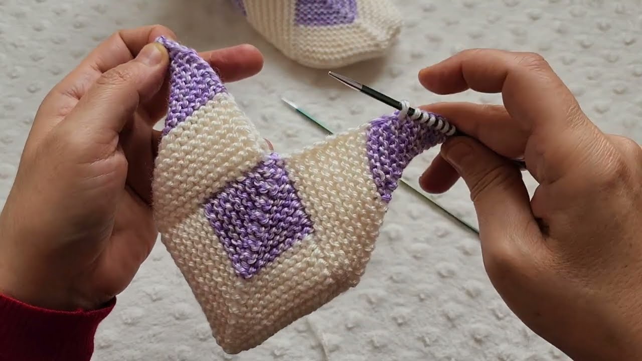 Очень простой способ вязания бесшовных носков в два ряда.