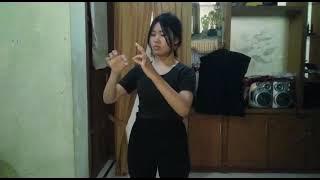 Pantomim Meniup Balon.