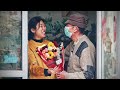 Old Man Can't Afford Flowers For Wife as Anniversary Gift | Social Experiment 当贫苦老人想买花送给老伴，店主的做法让人泪目