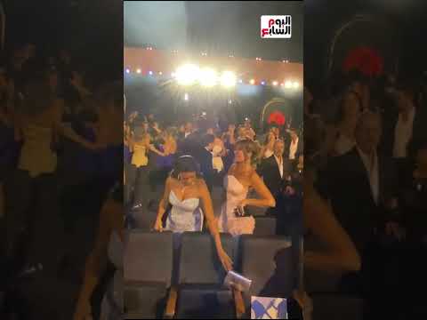 شاهد فرحة حسن مالك بفوز شقيقه أحمد مالك بجائزة أفضل ممثل بمهرجان الجونة مابطلش رقص