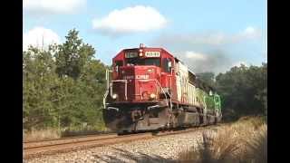 SOO SD60 #6040 leads CSX Q685 at Junction City, Georgia - 9/26/02