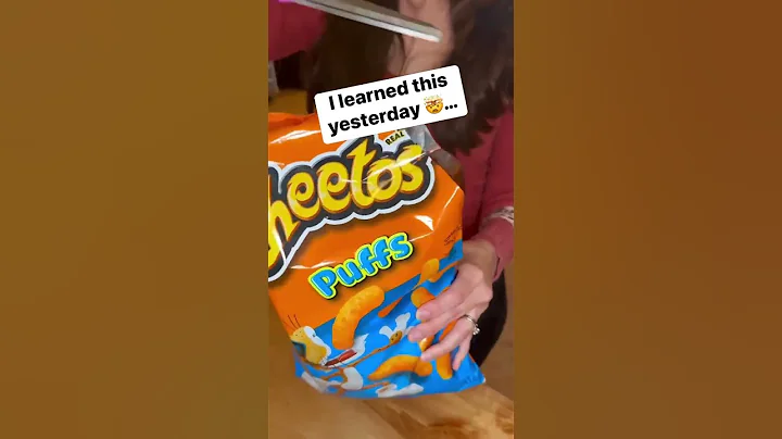 No more Cheeto fingers 🤯🤯🤯 #cheetos #hack #snackhacks #tipoftheday