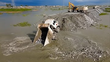 Bulldozer SHANTUI Push Stone into Deep Lake Build New Road!! Dump Trucks 25T Unloading Stone