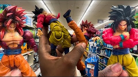 Ssj4 Goku (Daima) vs Ssj4 Goku (GT) ultimate toy battle