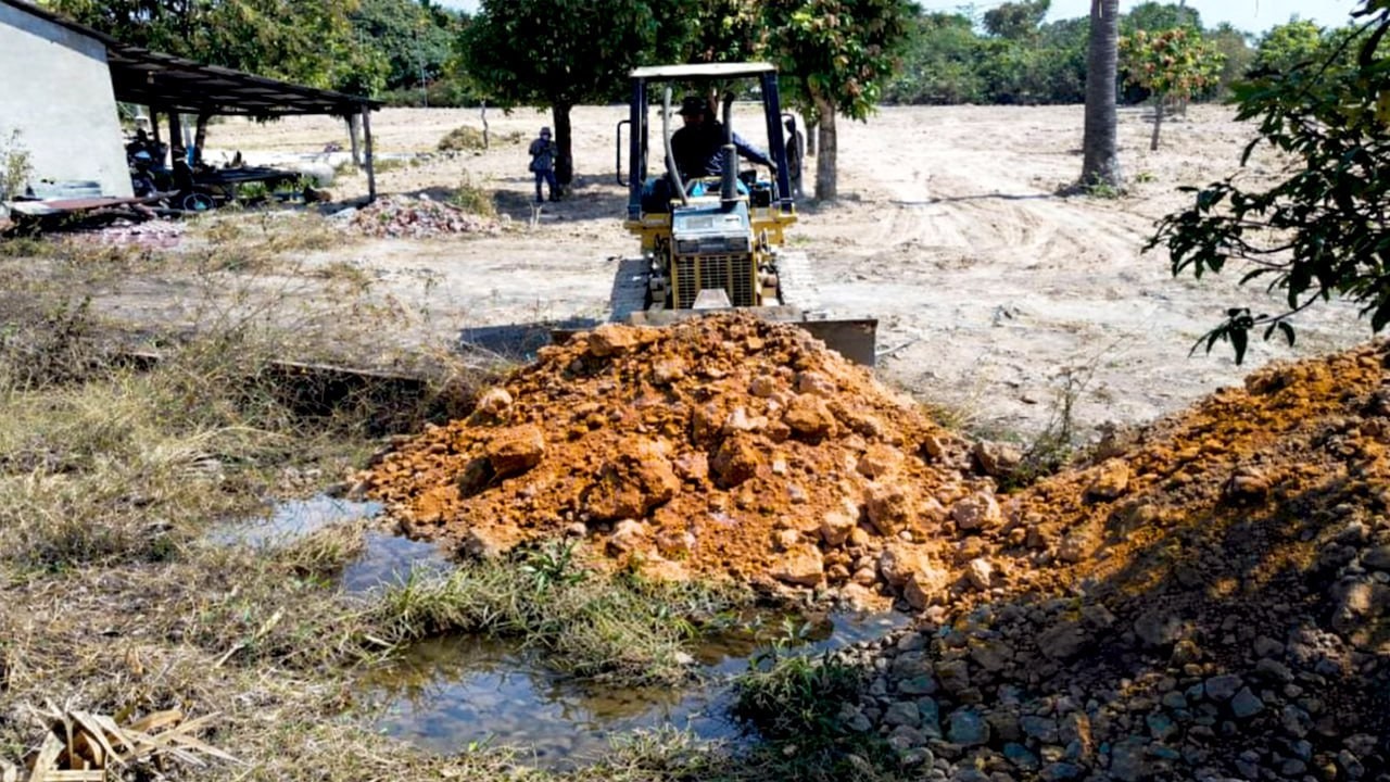 Amazing Actions ! Be Watchful Start New Landfill Deleted Trash-Grass Clear Tree By Bulldozer Komatsu