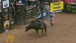Alisson De Souza Wins 15/15 Bucking Battle In Glendale