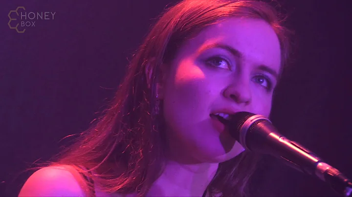 HoneyBox SE01E05 Julia Mosley I Cannot Hide