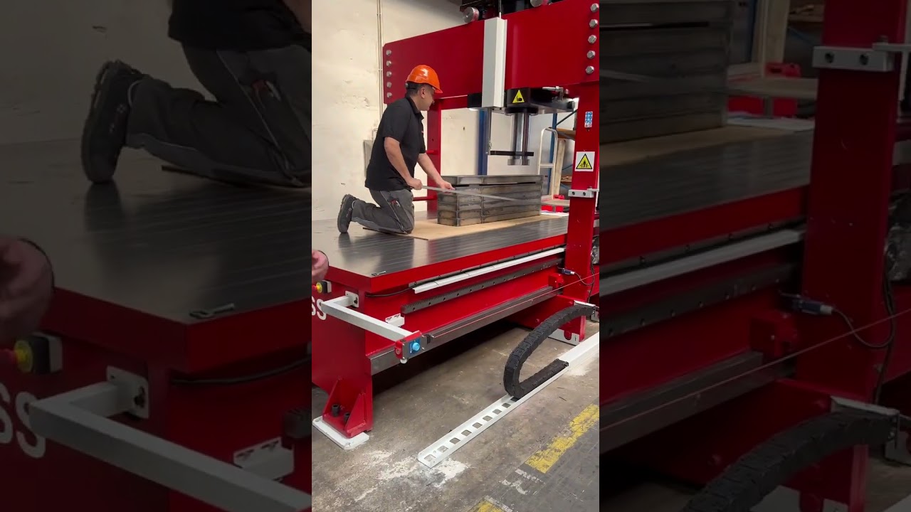 Installation of a Profi Press 300 Ton Portal Press with Motorised Movable Portal & Cylinder!