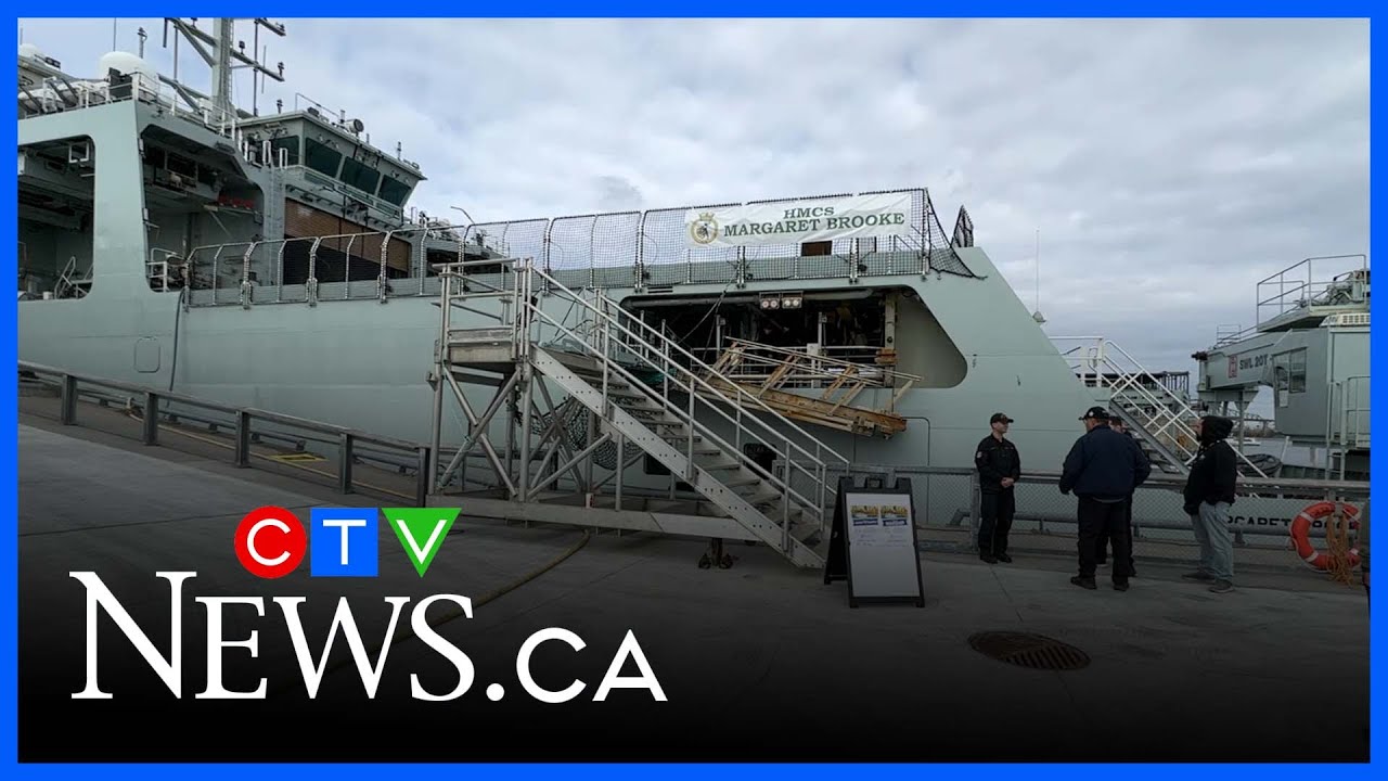 Жители Монреаля могут осмотреть корабль ВМС Канады в Старом порту.