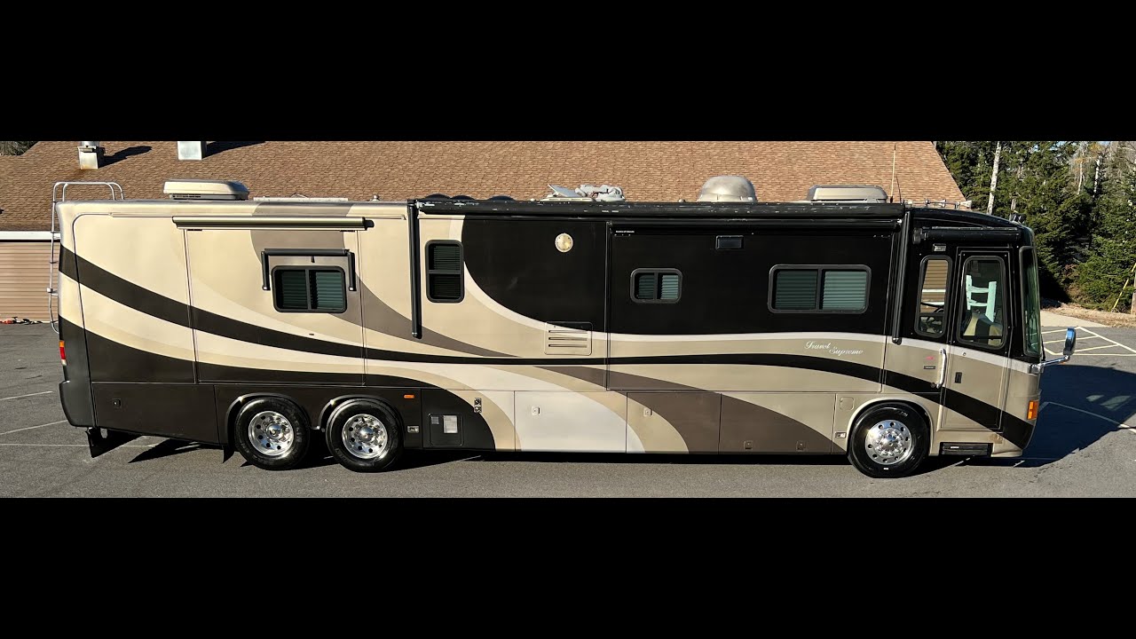 ⁣Cruising in Maine in a 2005 42' Spartan Travel Supreme Class A motorhome diesel pusher