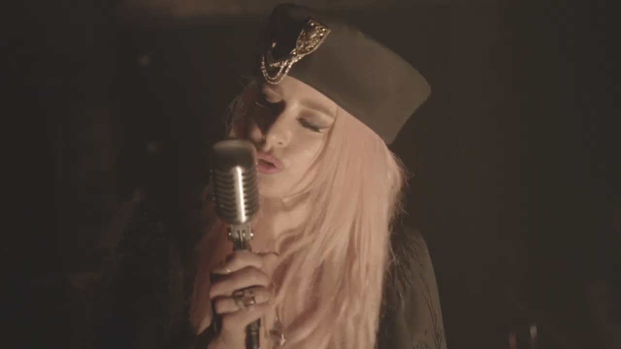 Vivienne Cure - Barricade