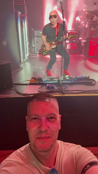 Joe Satriani – Live SatchVaiBand With Satch. Respect to the legend #joesatriani #stevevai #SATCHVAI