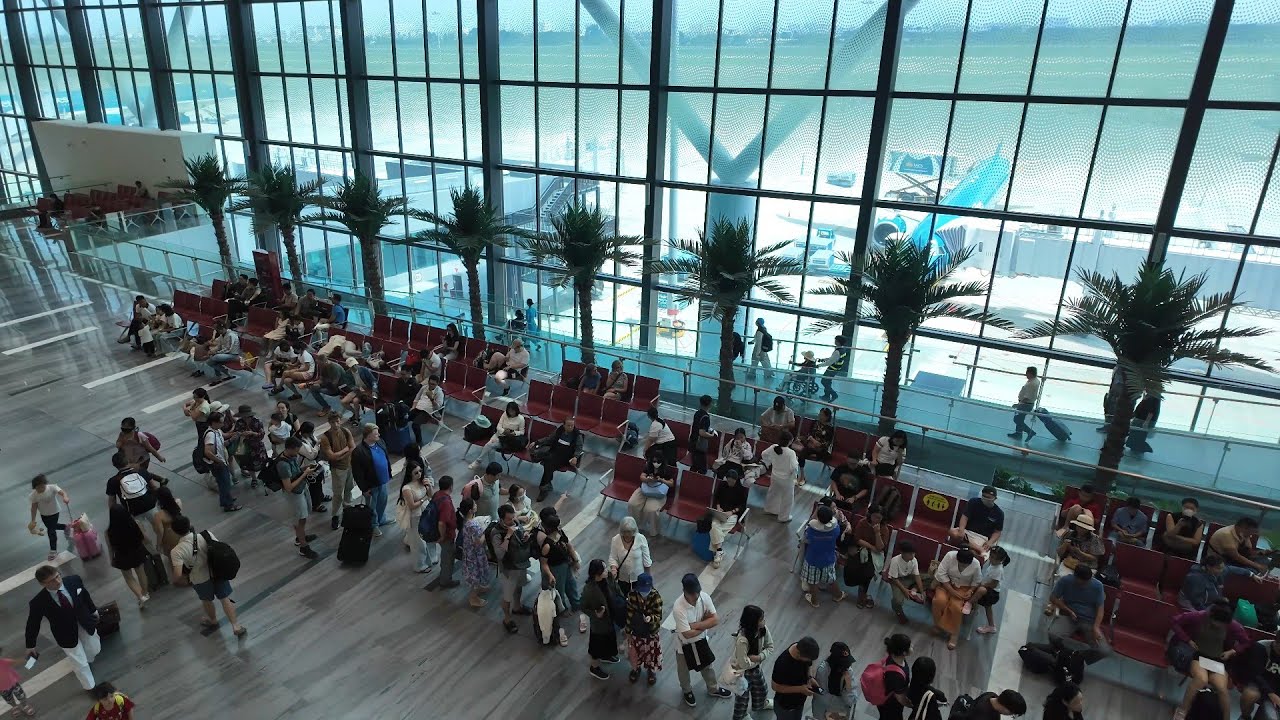 Exploring Terminal 3: Vietnam’s Latest Airport Addition at TSN – Video