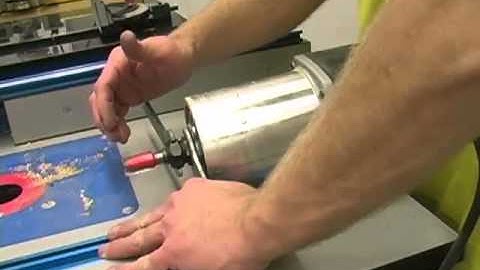 How to change router bits